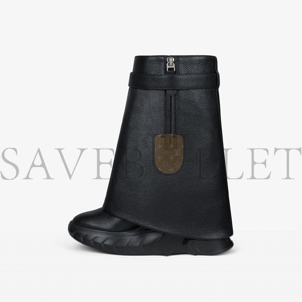 G1uenchy shark lock biker ankle boots in grained leather be604ae1xn-001